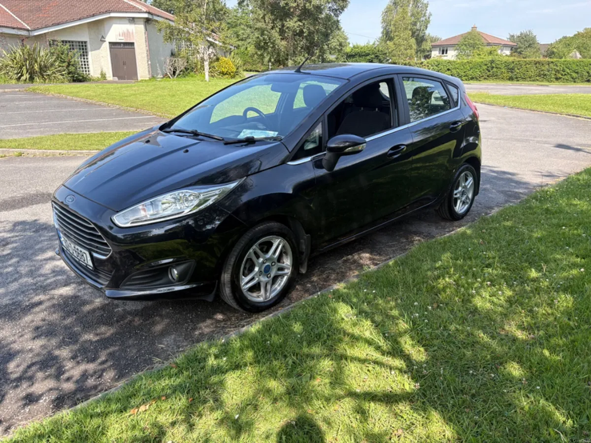 Ford Fiesta TITANIUM 1.25 60PS M5 4 MCA 4DR - Image 2