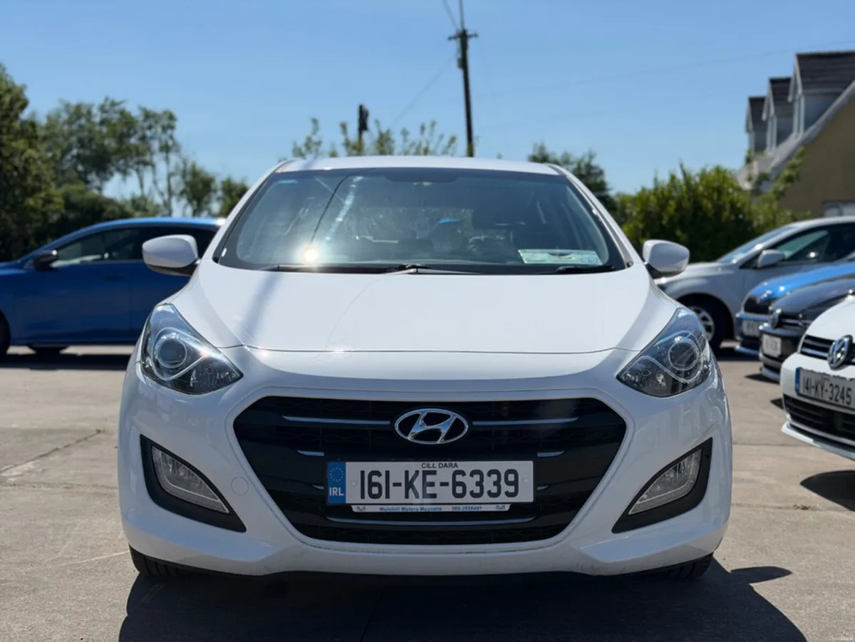 Hyundai i30 SE BLUE DRIVE - Image 2