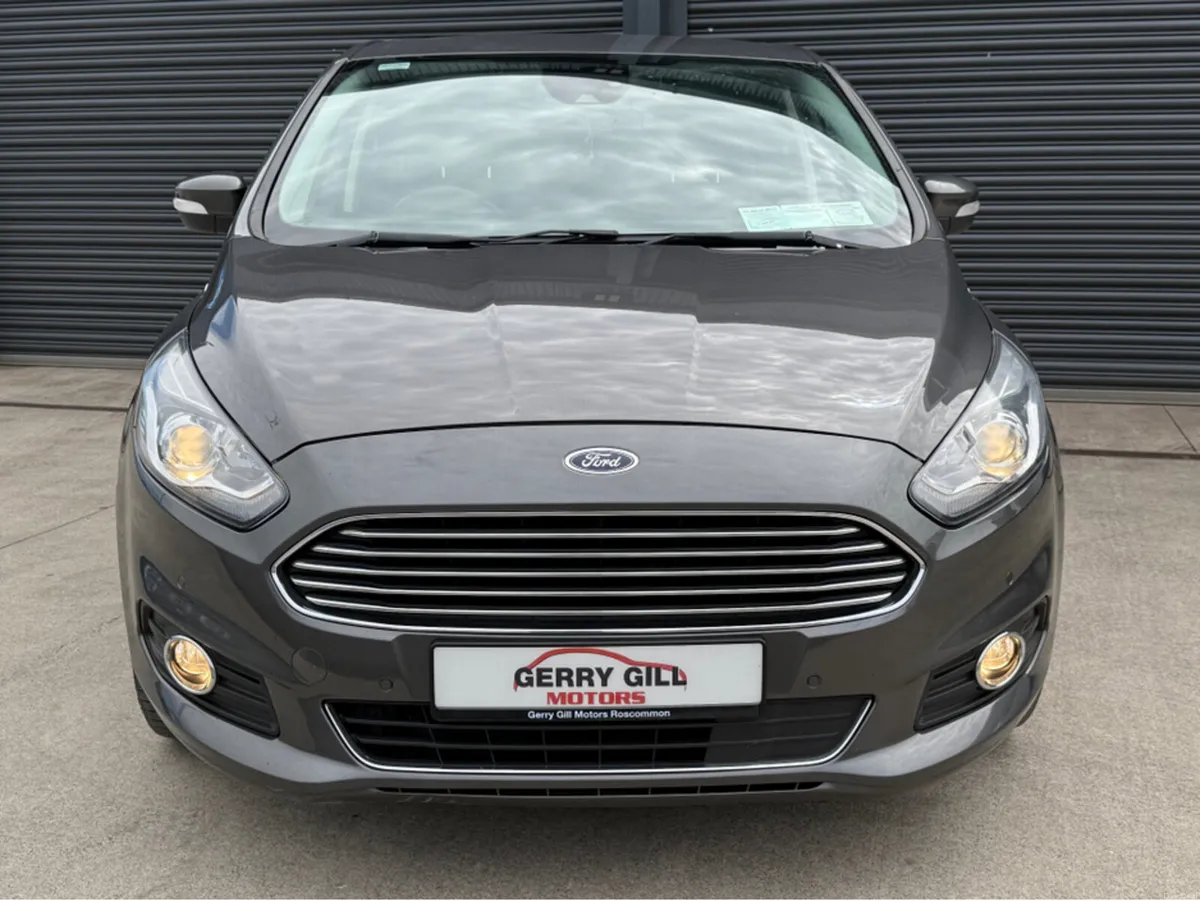 Ford S-Max 2.0 TITANIUM ECOBLUE 150 bhp - Image 2