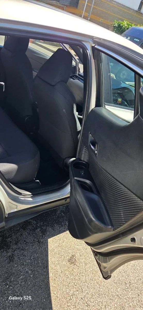 Car - Image 3