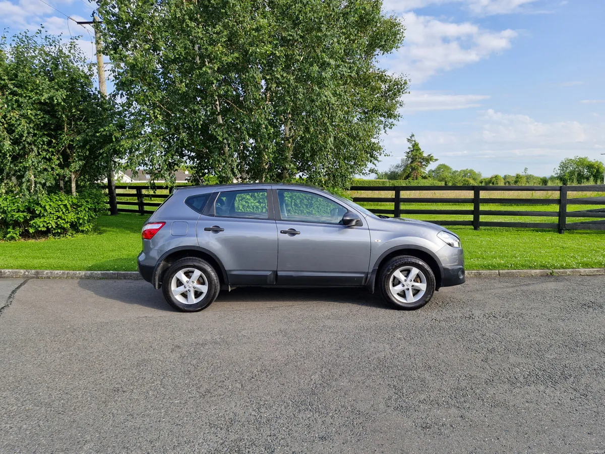 Nissan Qashqai Automatic (NCT TESTED AND TAXED)!!! - Image 4