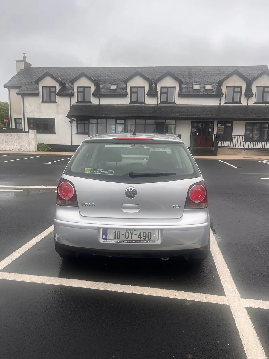 Volkswagen Polo 2010 - Image 2