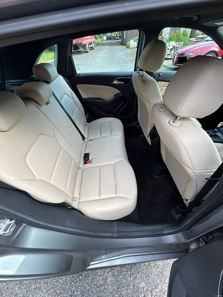 Mercedes-Benz B-Class 2018 - Image 2