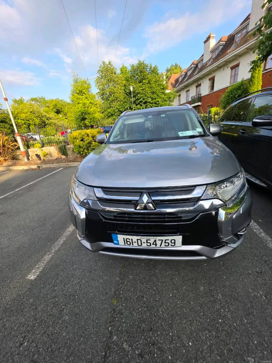 Mitsubishi Outlander 2016 plug in hybrid - Image 1