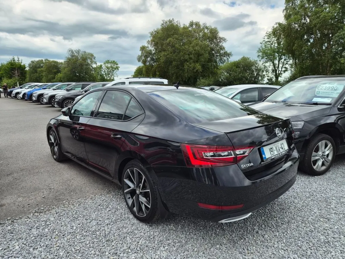 Skoda Superb SPORTLINE 2.0tdi 150HP 4DR - Image 3