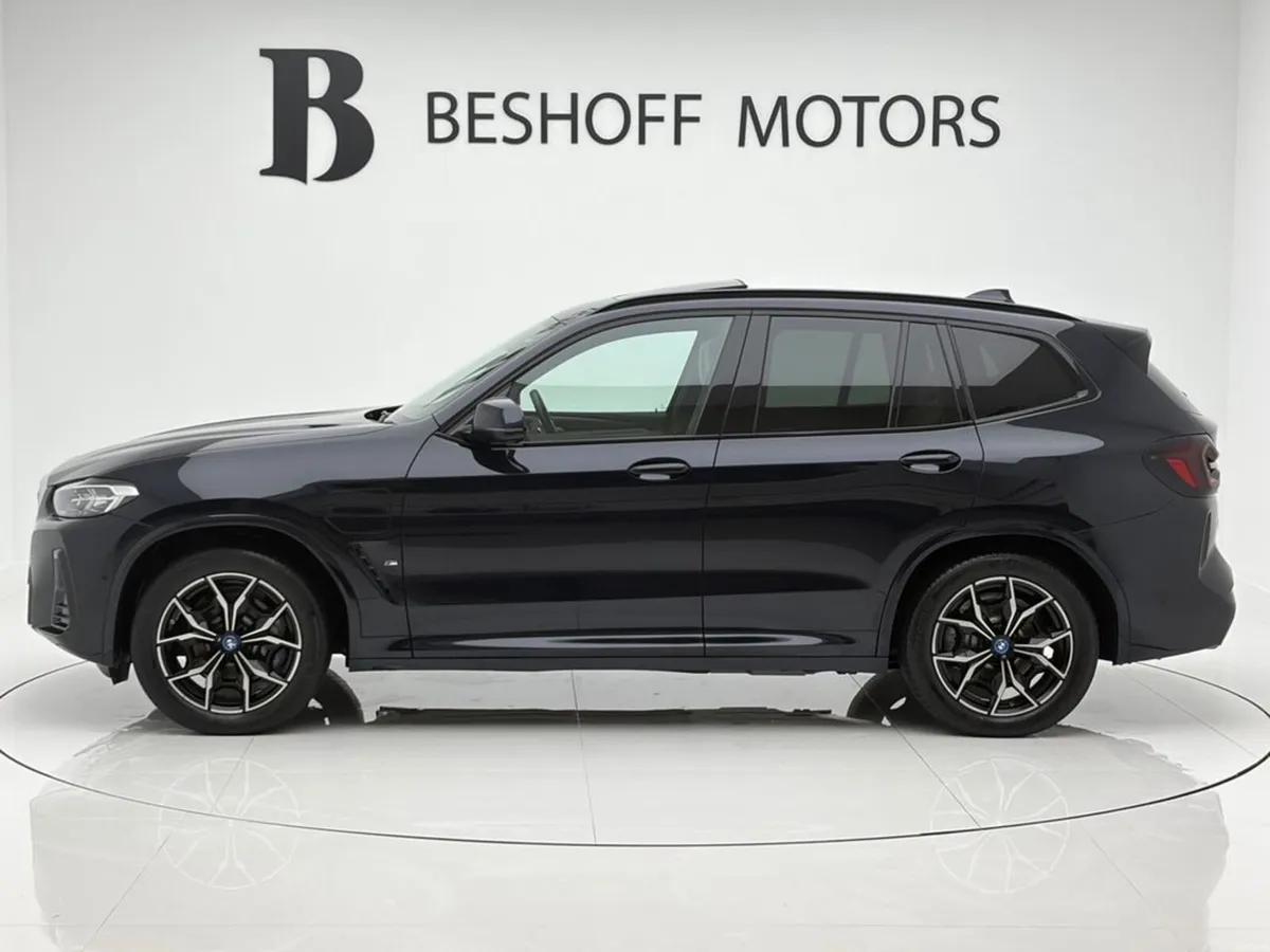 BMW X3 30e M-SPORT=PAN ROOF//LIGHT INTERIOR//AS NE - Image 2