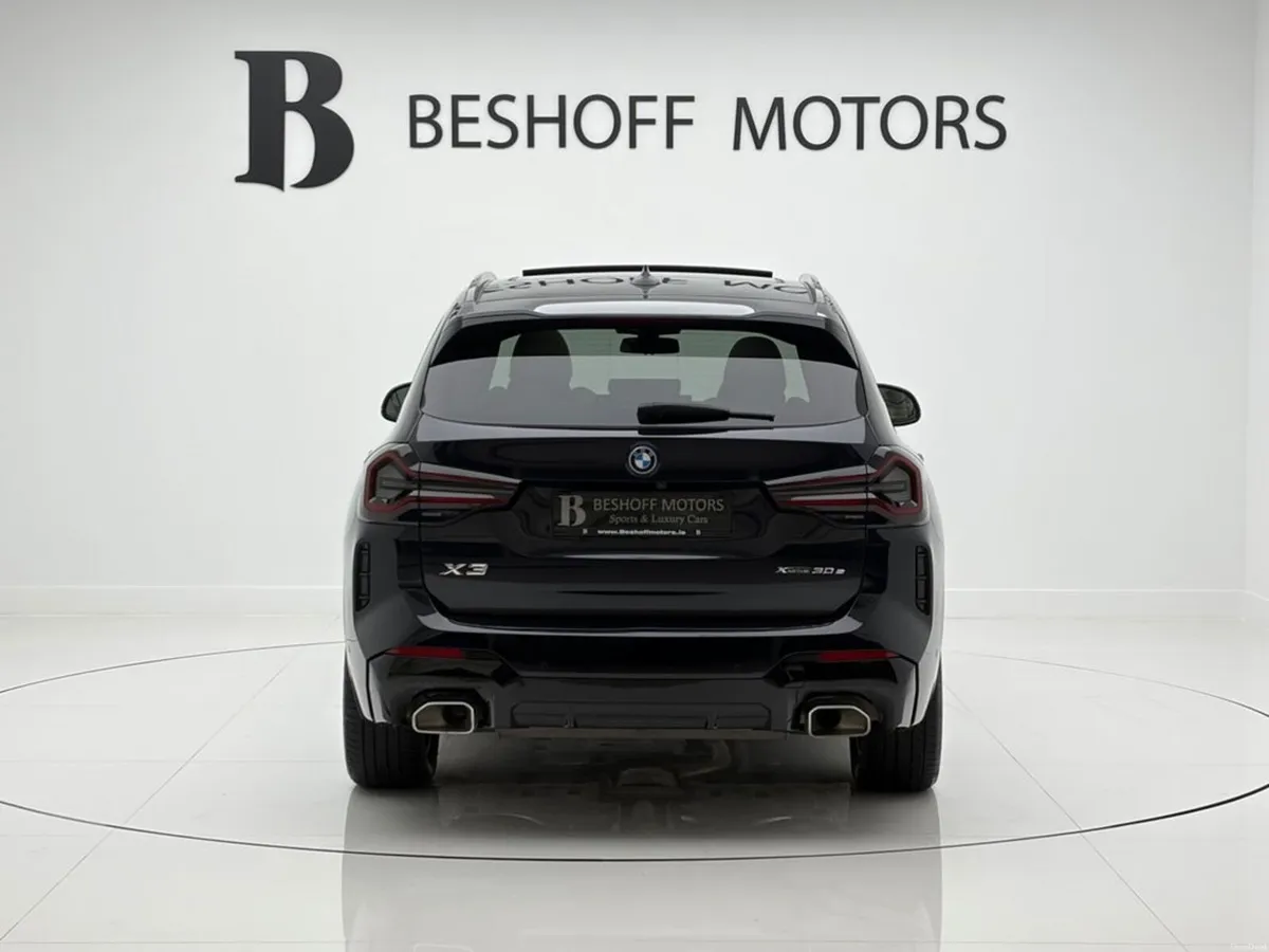 BMW X3 30e M-SPORT=PAN ROOF//LIGHT INTERIOR//AS NE - Image 4