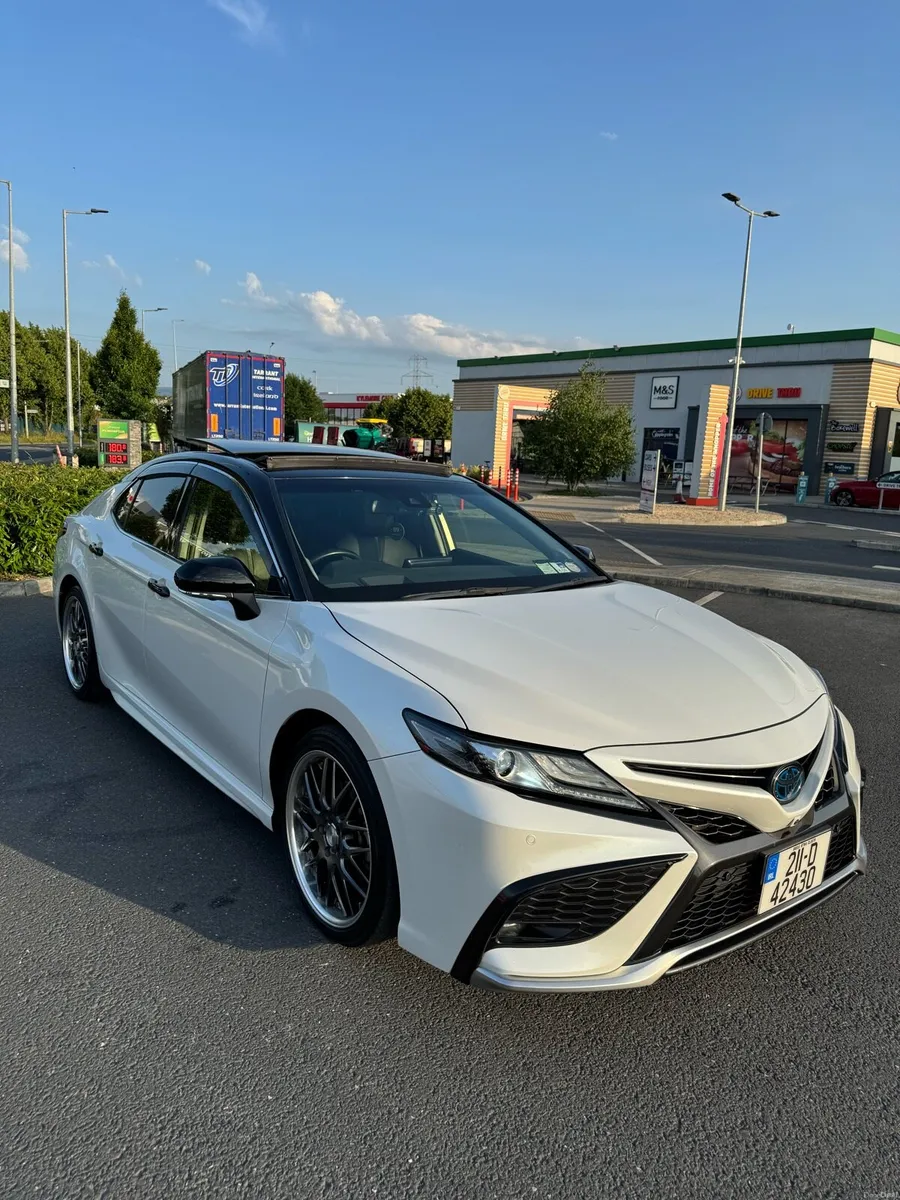 Toyota Camry WS LEATHER AUTOMATIC HYBRID 2021 - Image 1