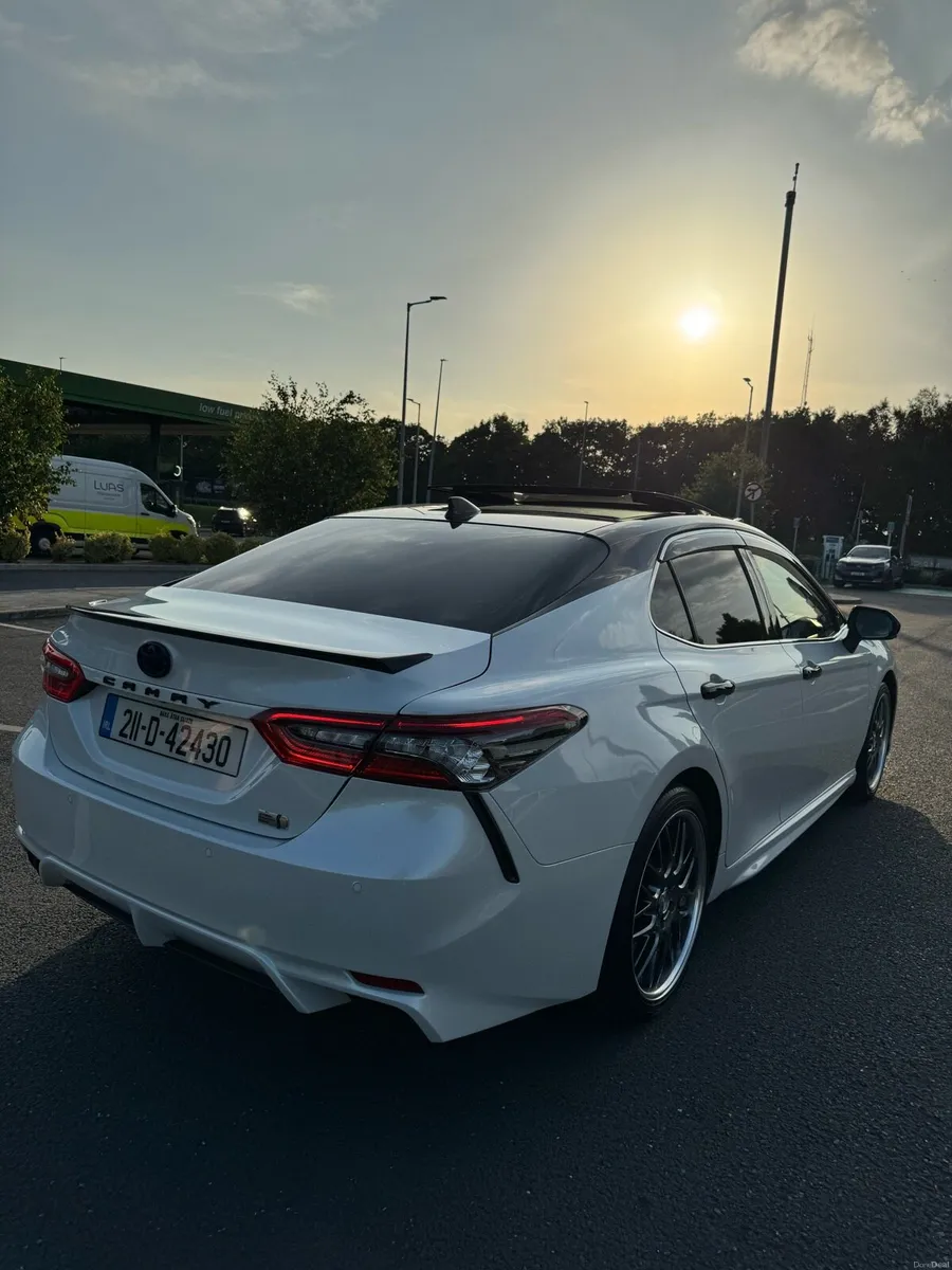 Toyota Camry WS LEATHER AUTOMATIC HYBRID 2021 - Image 3