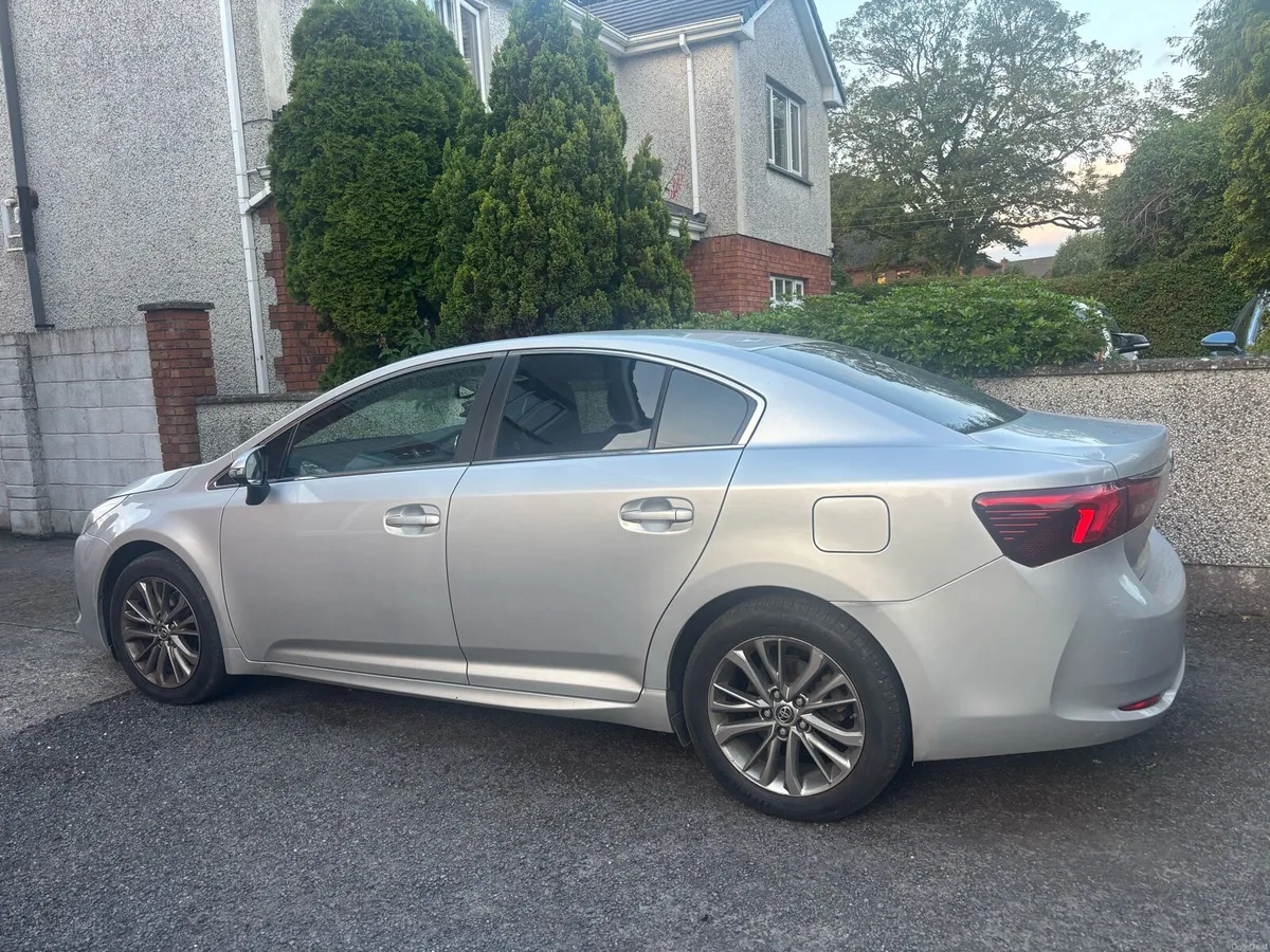 Toyota Avensis Silver 2018 - Image 3