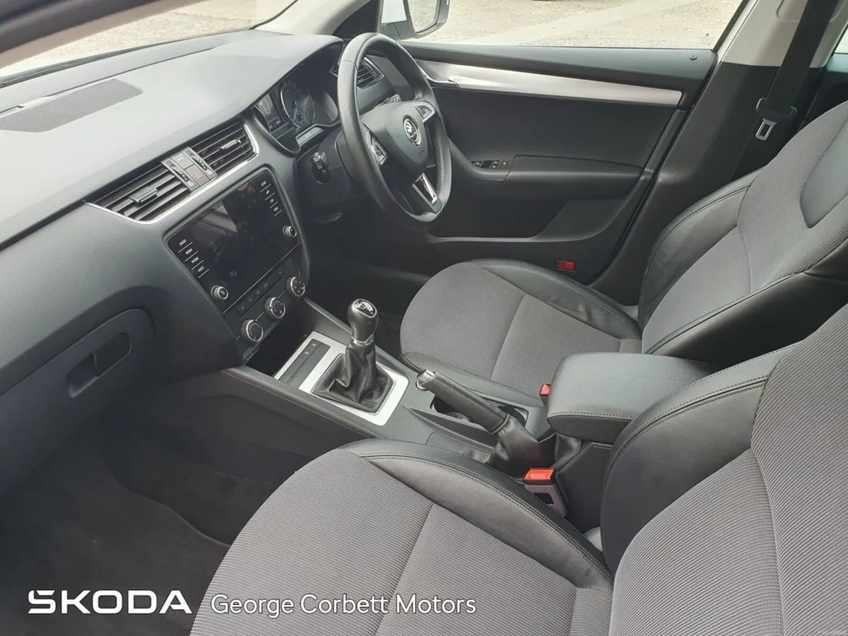 Skoda Octavia Combi Sol 1.6TDi 115HP (From €80 per - Image 4