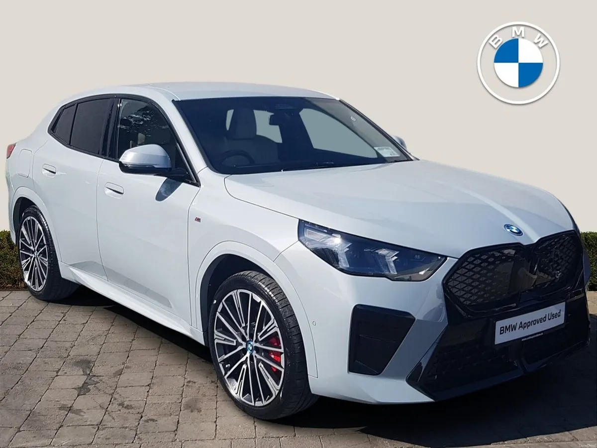 BMW iX2 eDrive20 Shadow Edition - Image 1