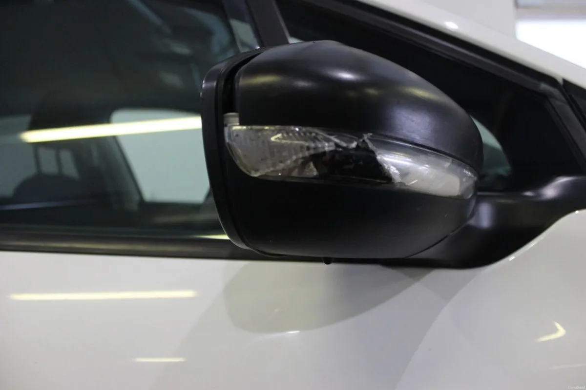 Peugeot 208 1.2 Puretech 82 bhp Access 5dr - TENDE - Image 4
