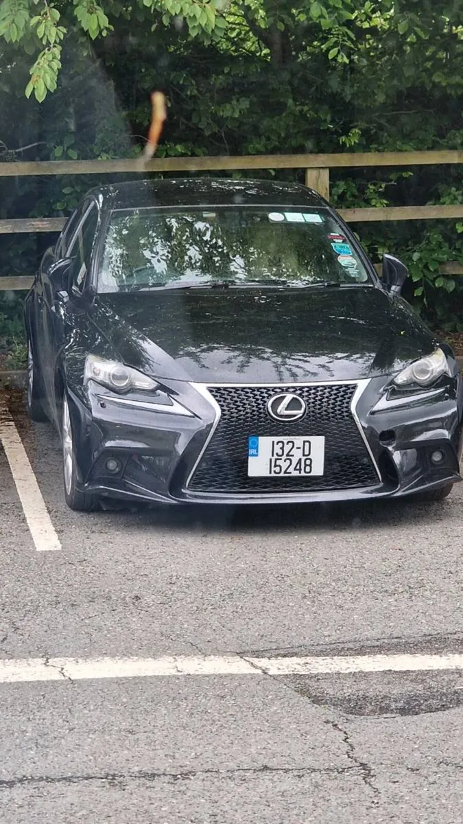 Lexus IS300h - Image 4