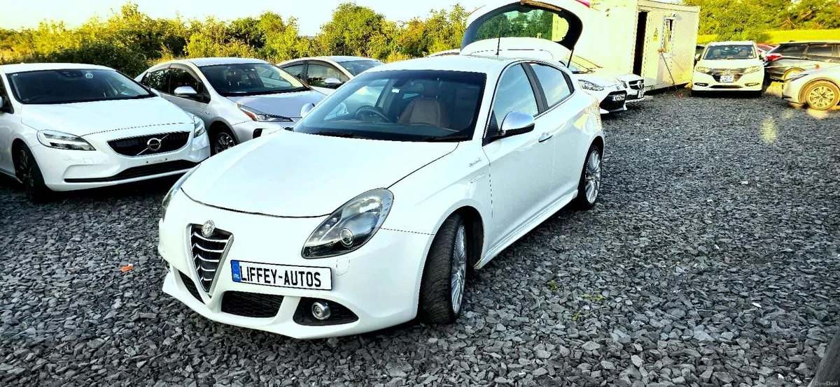 2015 Alfa Romeo Giulietta Sport-Automatic-Leather - Image 2