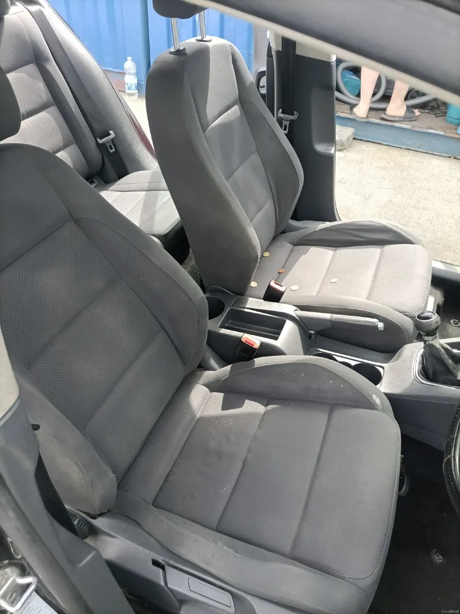 Volkswagen Golf 2006 - Image 2
