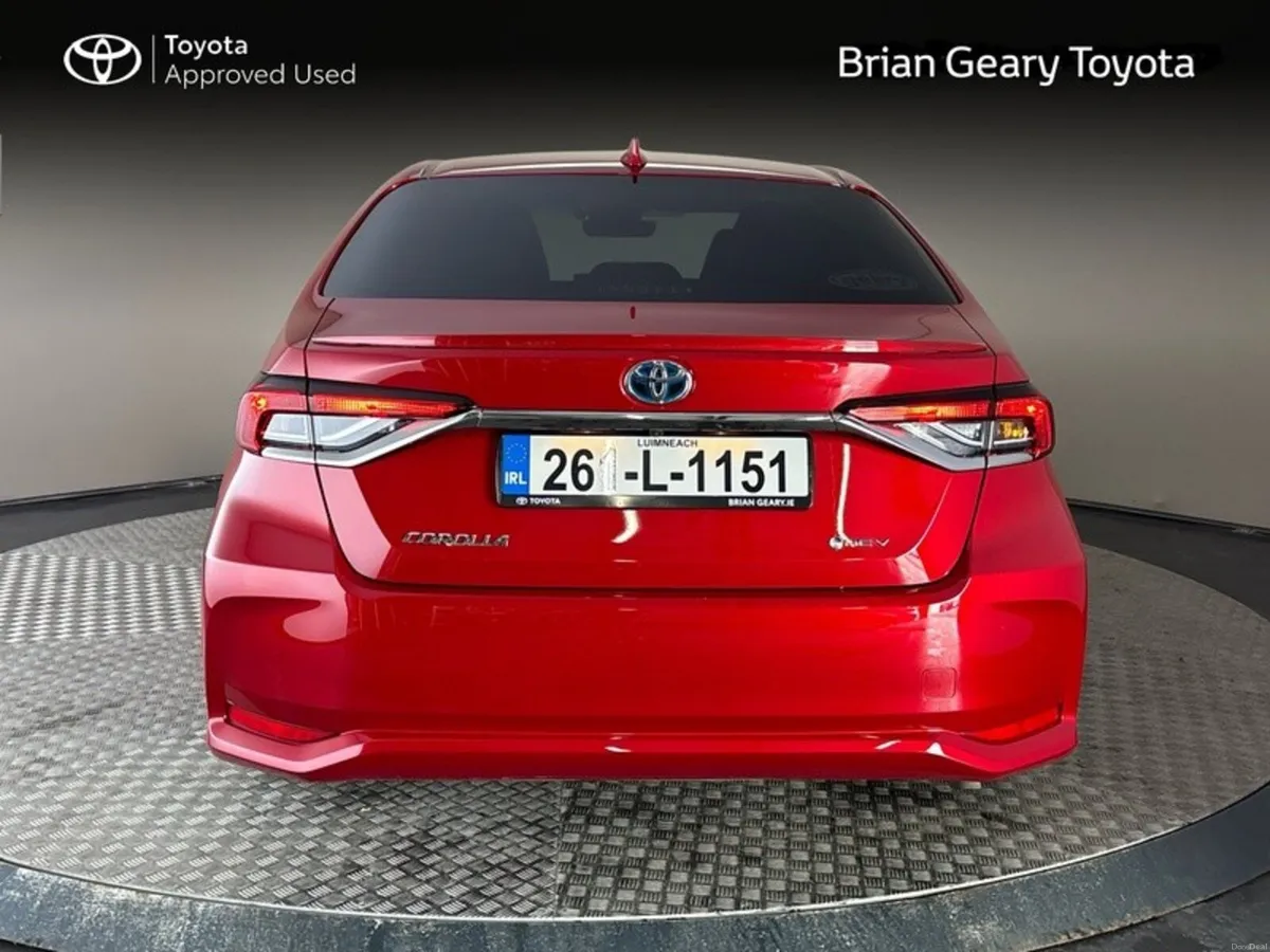 Toyota Corolla Saloon Lunasport Leather - Image 4