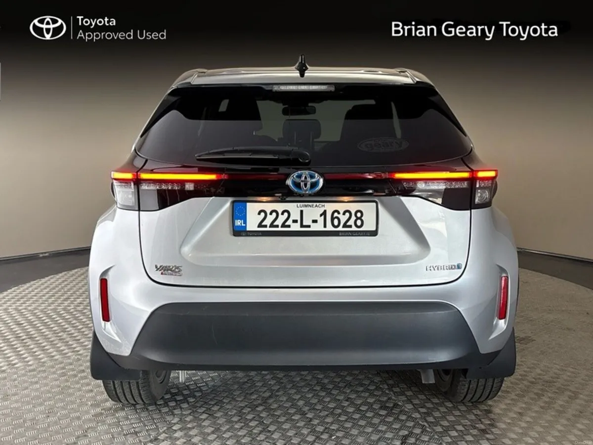 Toyota Yaris Cross HYBRID LUNA SPORT - Image 4