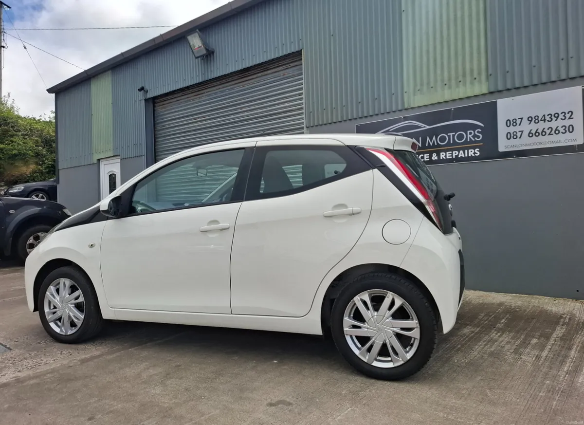 Toyota Aygo 2015 - Image 2
