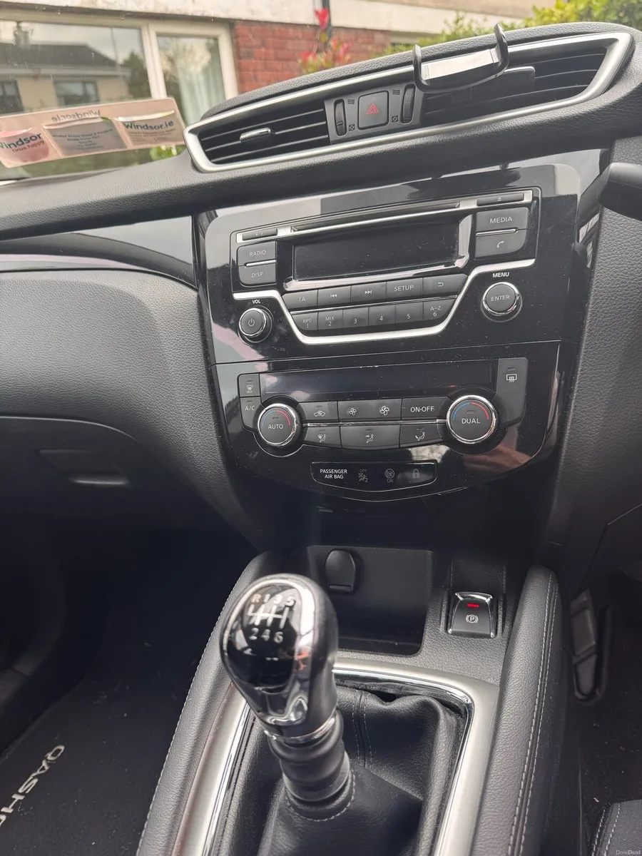 2015 Nissan Qashqai | 1.2 petrol | 62k KM - Image 3