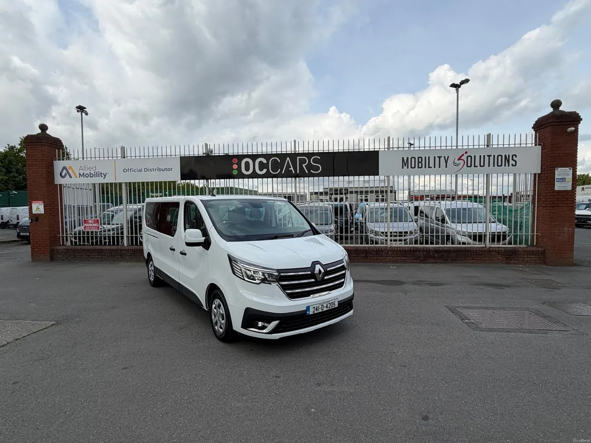 9 Seater Renault Trafic MPV (Private) - Image 4