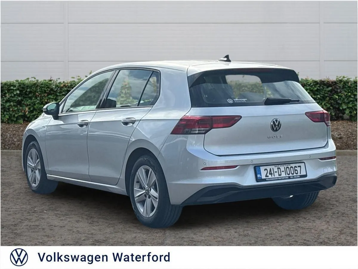 Volkswagen Golf 1.0 TSI 110HP Life - Image 4
