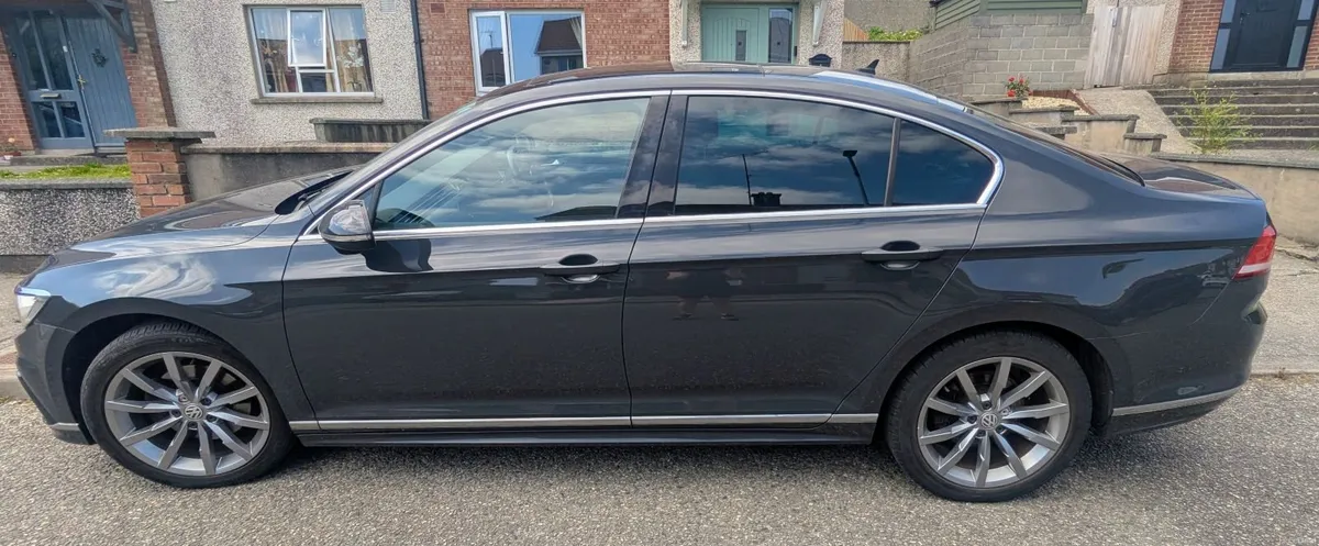 ***SALE AGREED*** 2018 Volkswagen Passat R-Line - Image 2