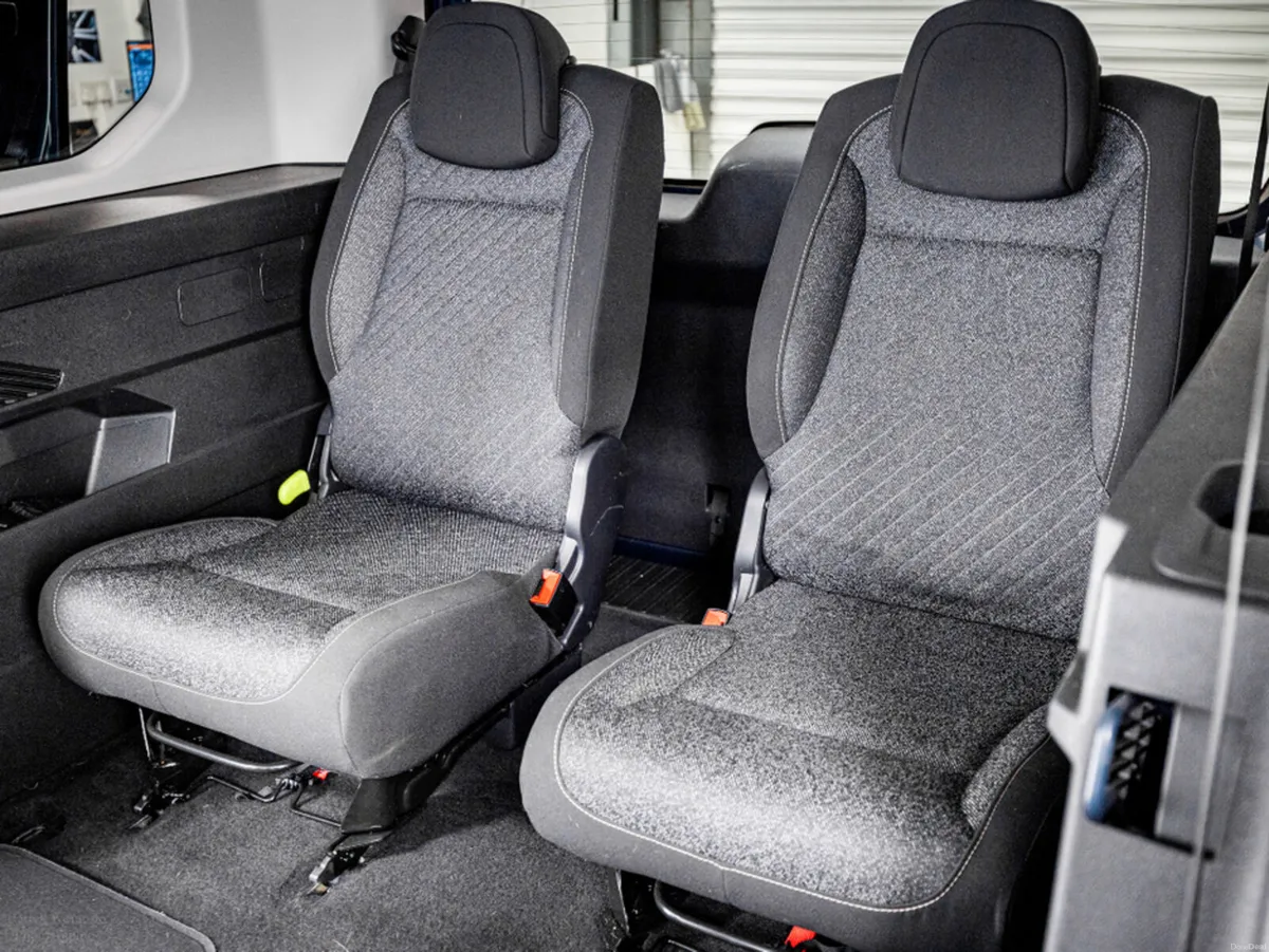Peugeot Rifter E-Allure 50kWh 136HP L2 - 7 Seats - Image 6