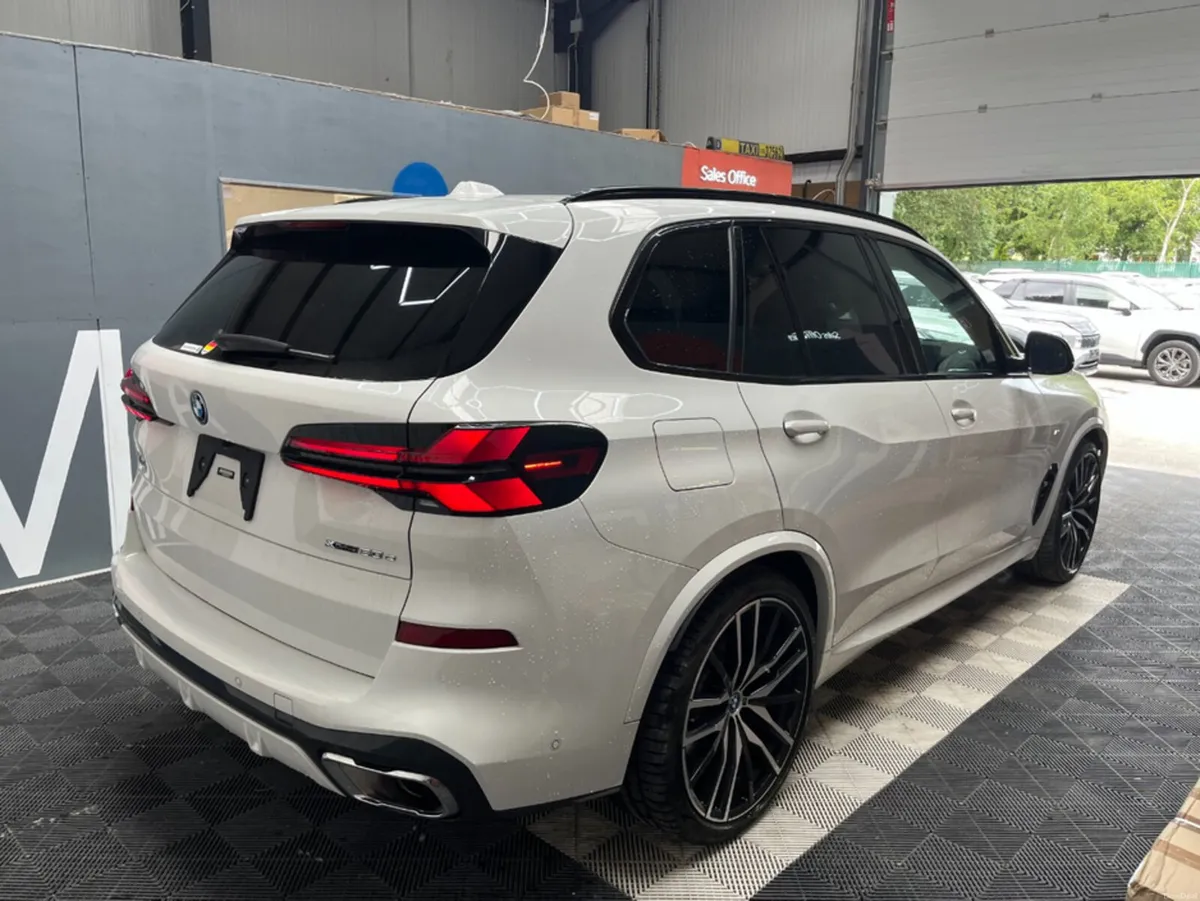BMW X5 2023 BMW X5 XDRIVE 50E M-SPORT 3.0 AUTOMATI - Image 2