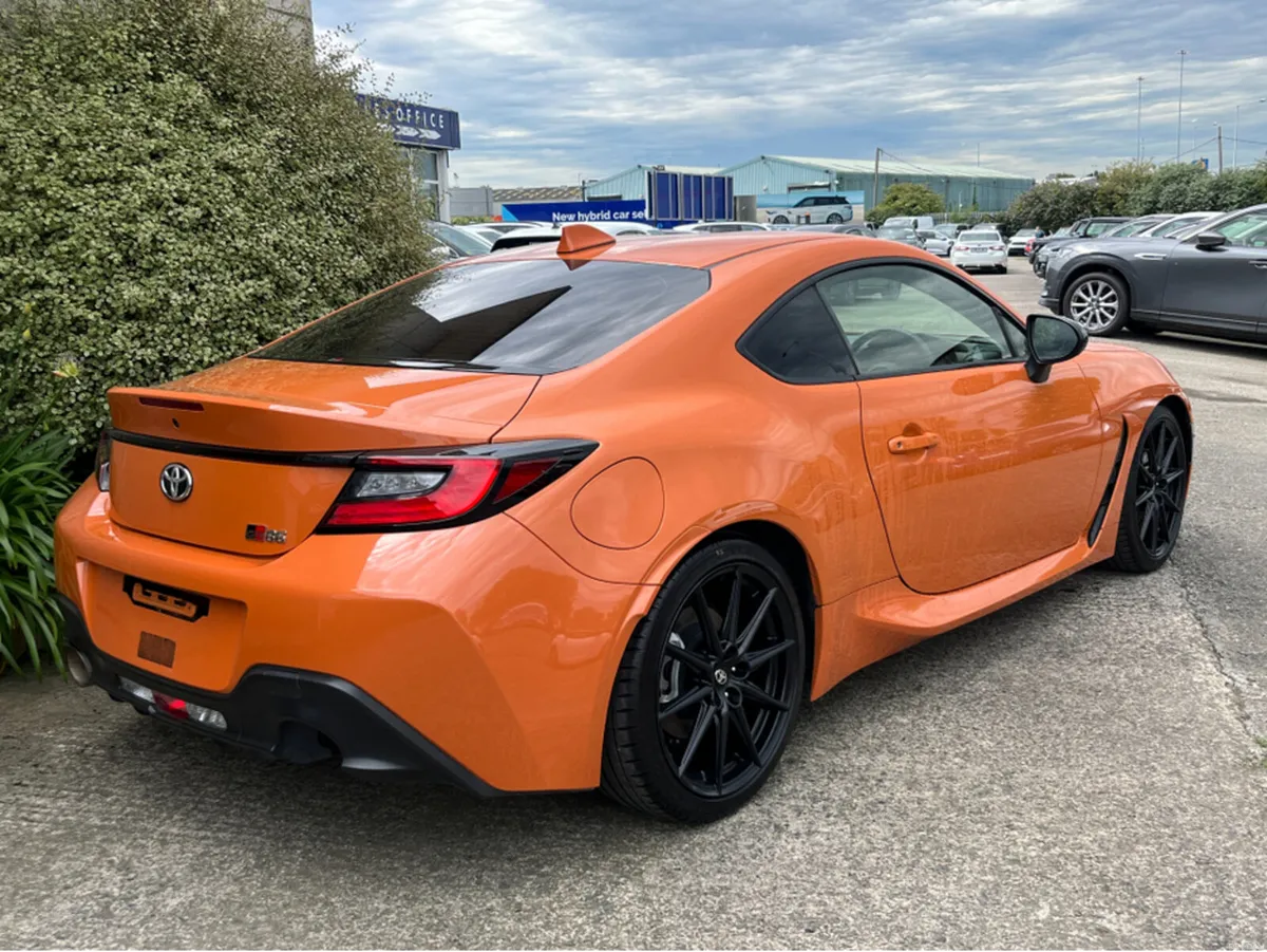 Toyota GR86 RZ LIMITED 10TH ANNIVERSARY MANUAL 2.4 - Image 4