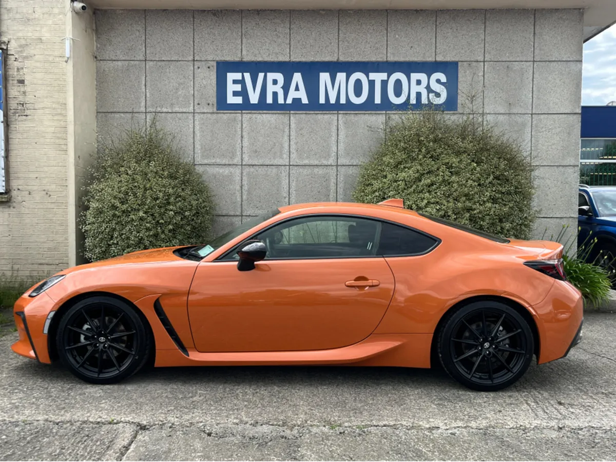 Toyota GR86 RZ LIMITED 10TH ANNIVERSARY MANUAL 2.4 - Image 6