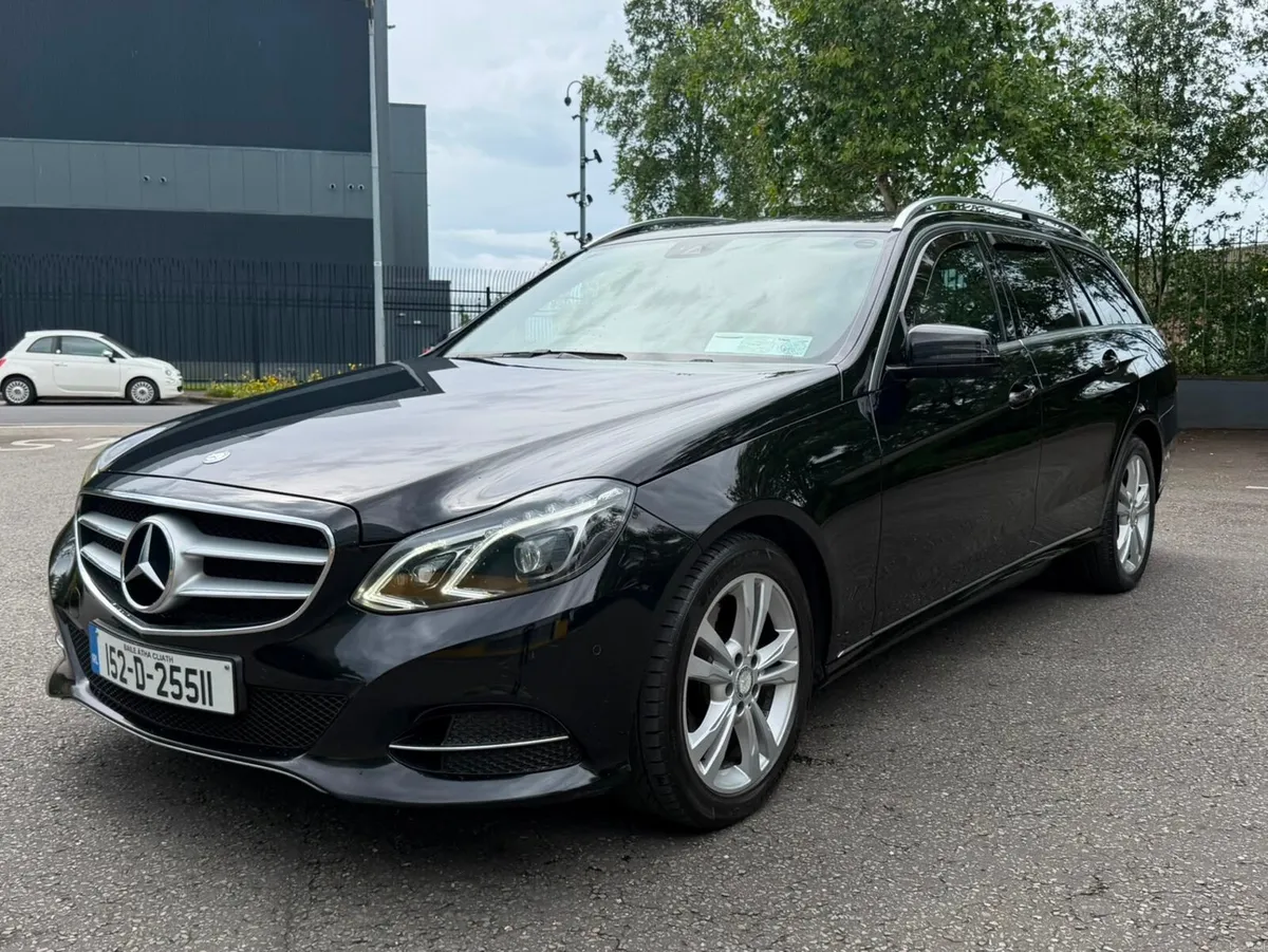 Mercedes-Benz E300 Touring 2.1 Diesel Hybrid - Image 4