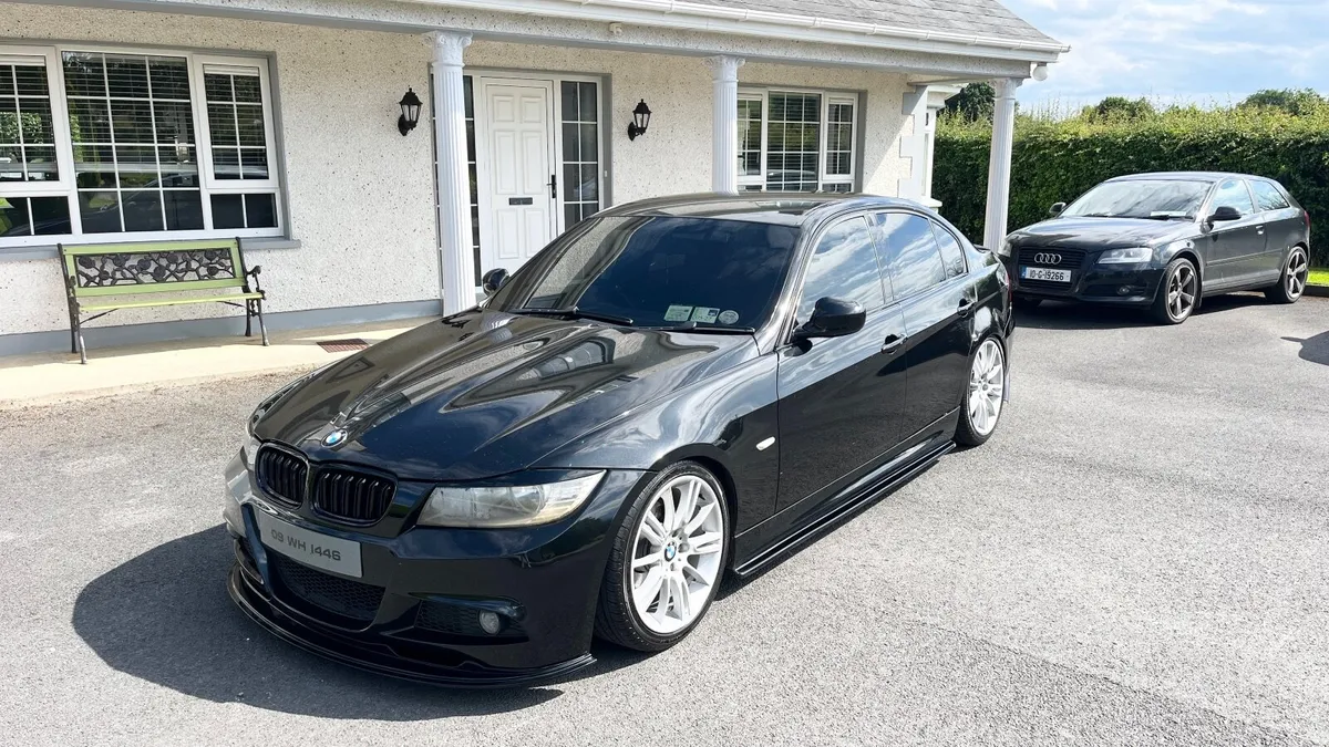 BMW 3-Series 2009 - Image 1