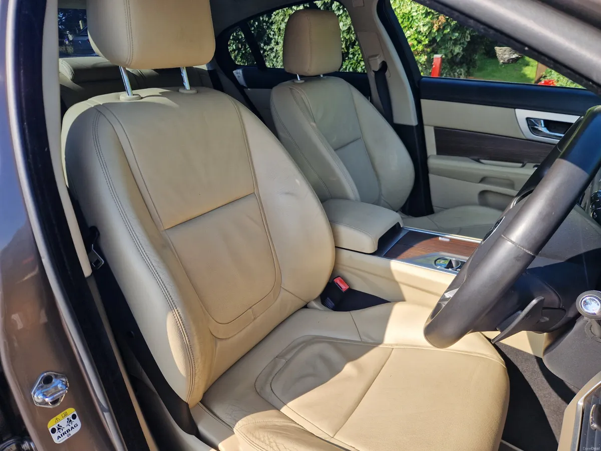 Jaguar XF  2.2d Auto 2014 - Image 5