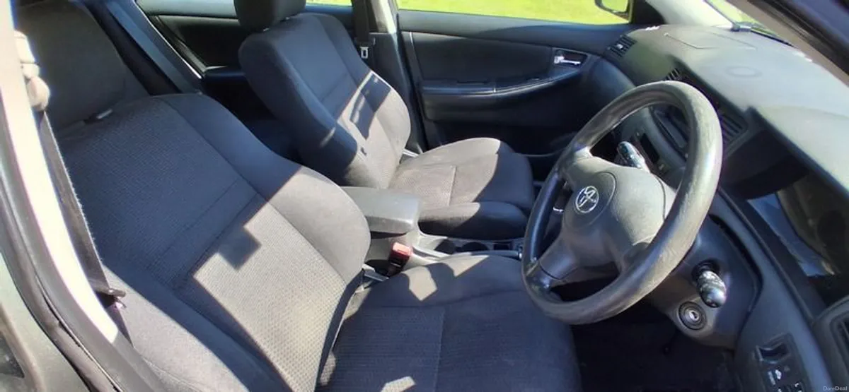 2005 Toyota Corolla - Image 4