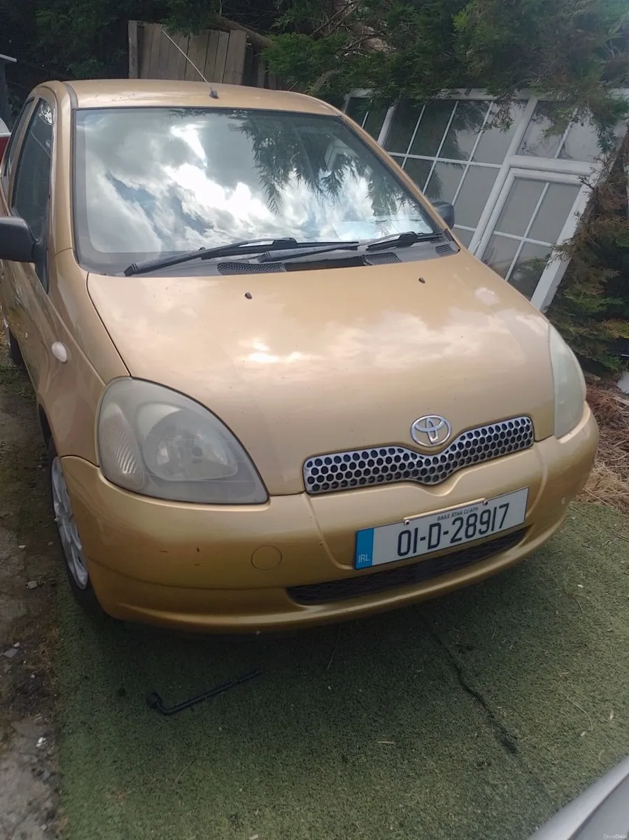 Toyota Yaris 2001 - Image 1