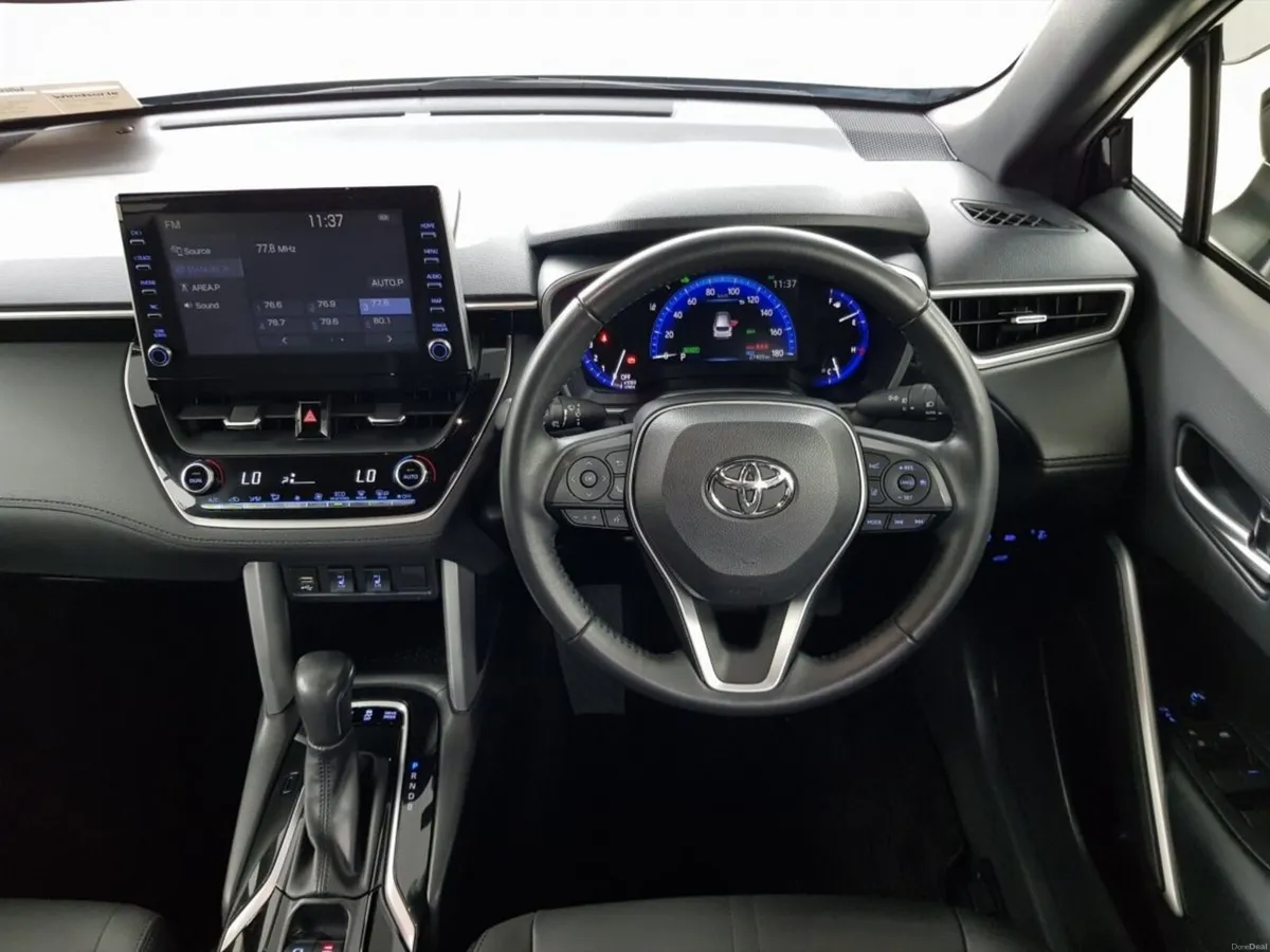 Toyota Corolla Cross Corolla Cross Hybrid auto - Image 3