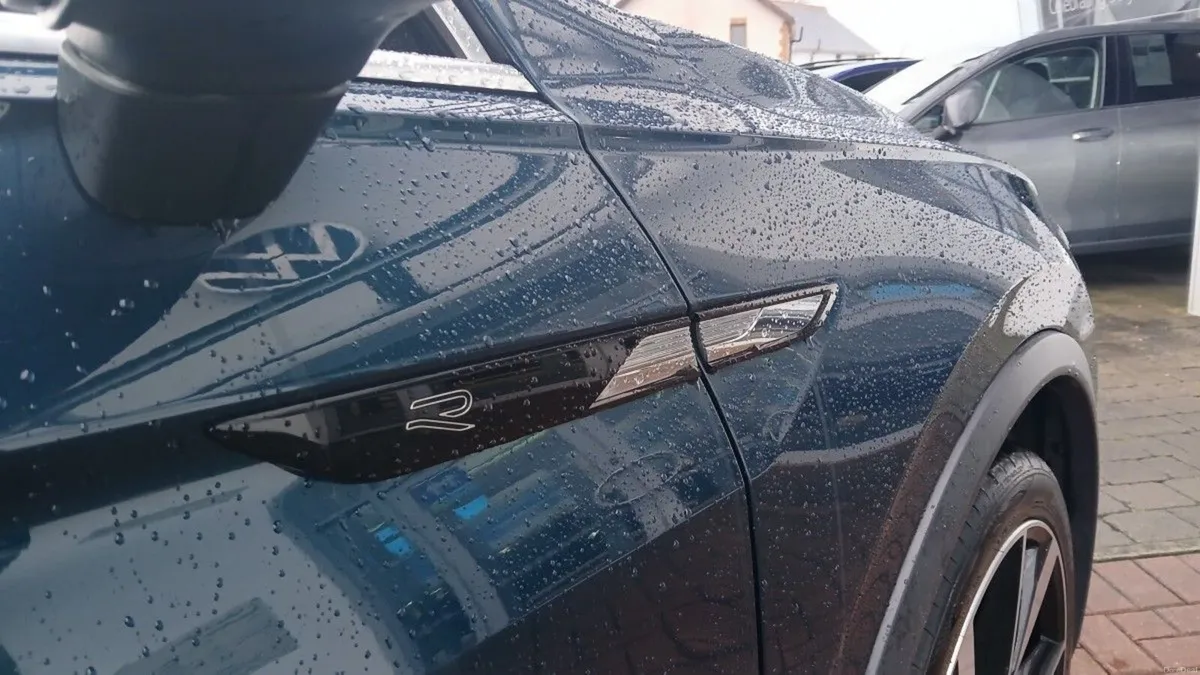 Volkswagen Tiguan R-Line 2.0 TDI 150HP **REAR VIEW - Image 6