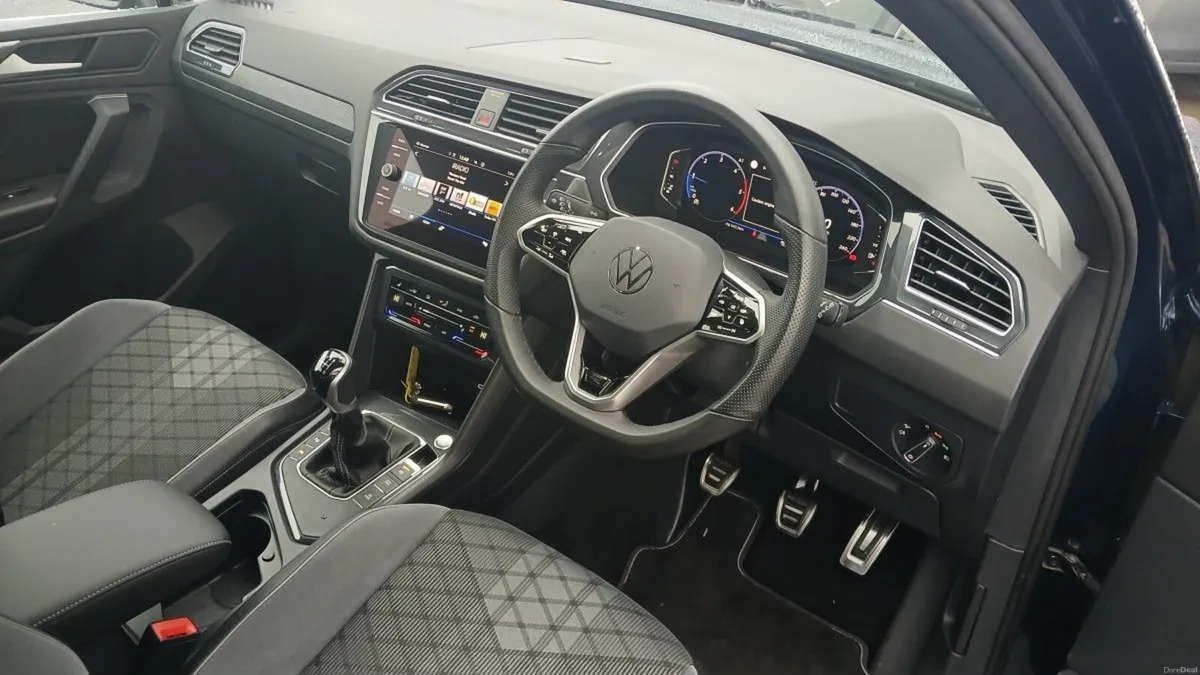 Volkswagen Tiguan R-Line 2.0 TDI 150HP **REAR VIEW - Image 5