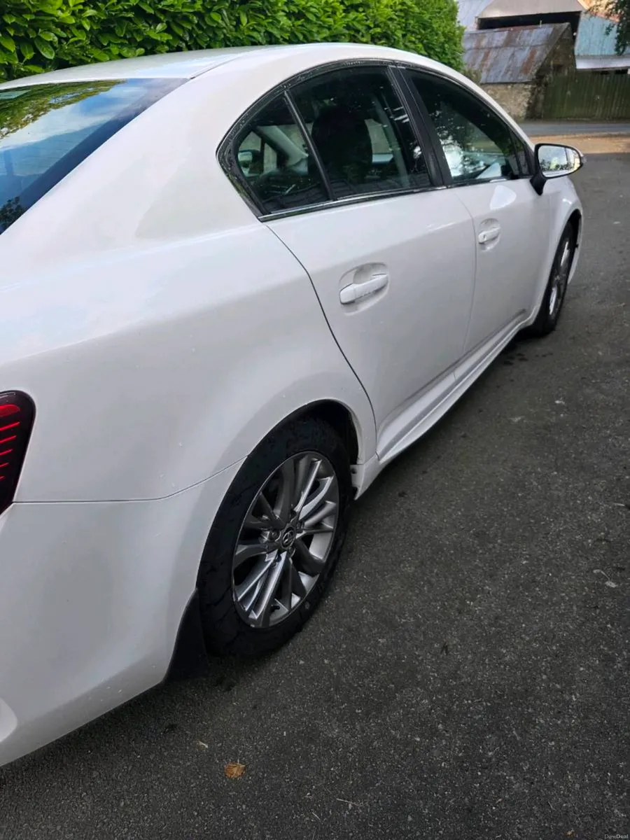 Toyota avensis business Edition 1.6l diesel - Image 4