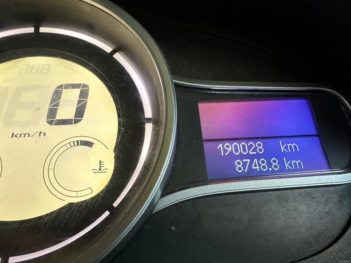 Car - Image 2
