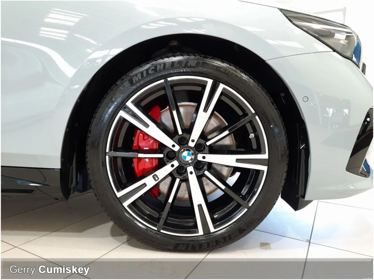 BMW i5 M Sport Pro |  eDrive 40 |  83.9 kWh | Broo - Image 4