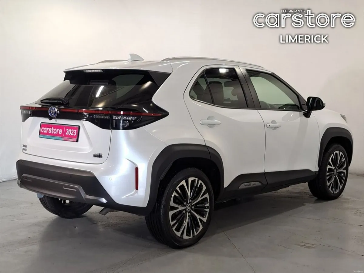 Toyota Yaris Cross 1.5 HYBRID - Image 3