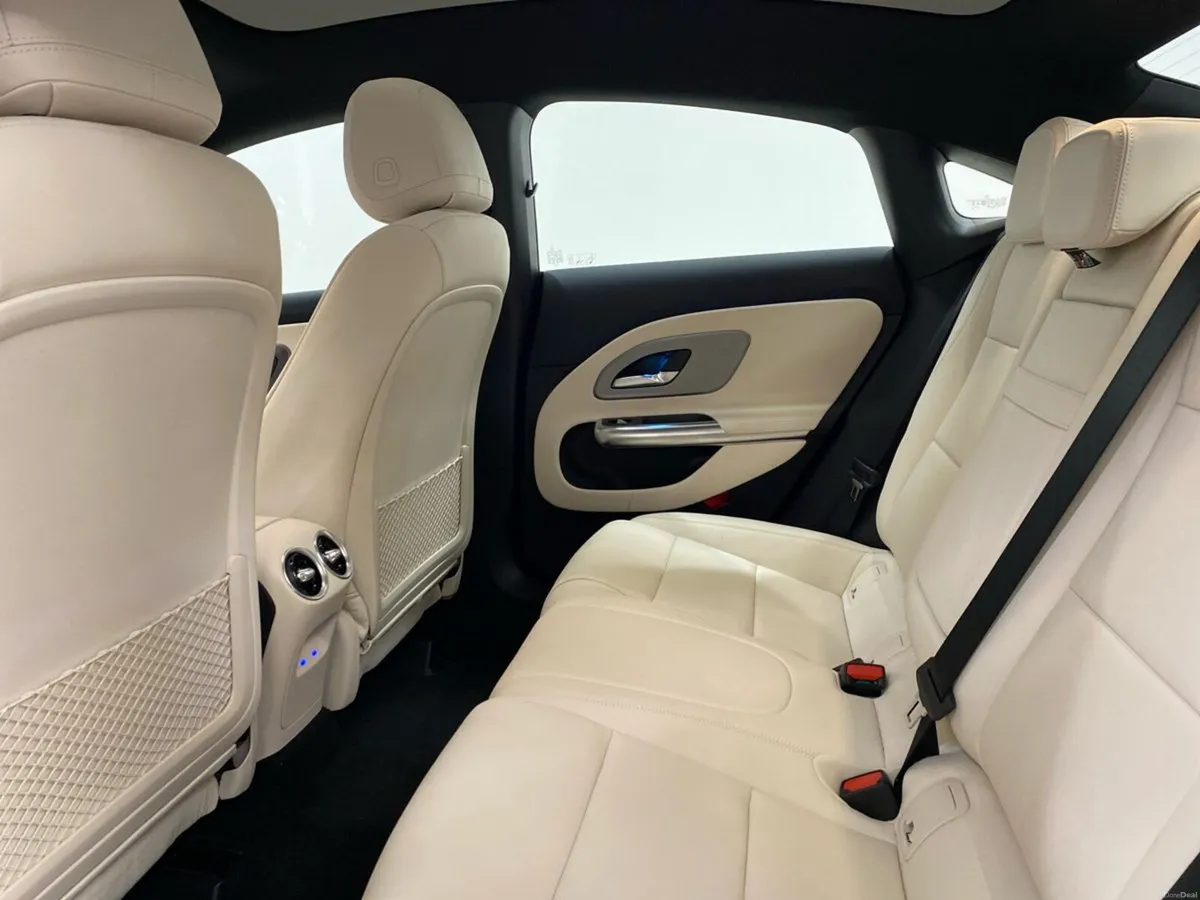 Mercedes-Benz CLA CLA 200 SALOON PROGRESSIVE LINE - Image 4