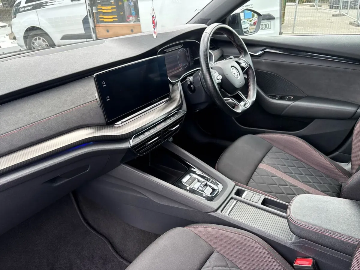 Skoda Octavia OCTAVIA RS 2.0TDI 200HP DSG - Image 3
