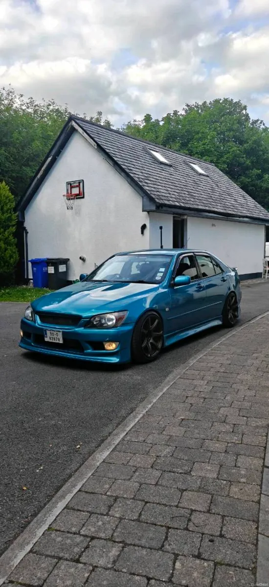 Lexus is200 v8 - Image 1