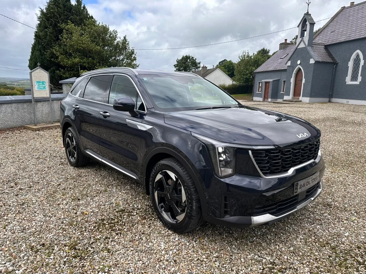 2024 Kia sorento - Image 2