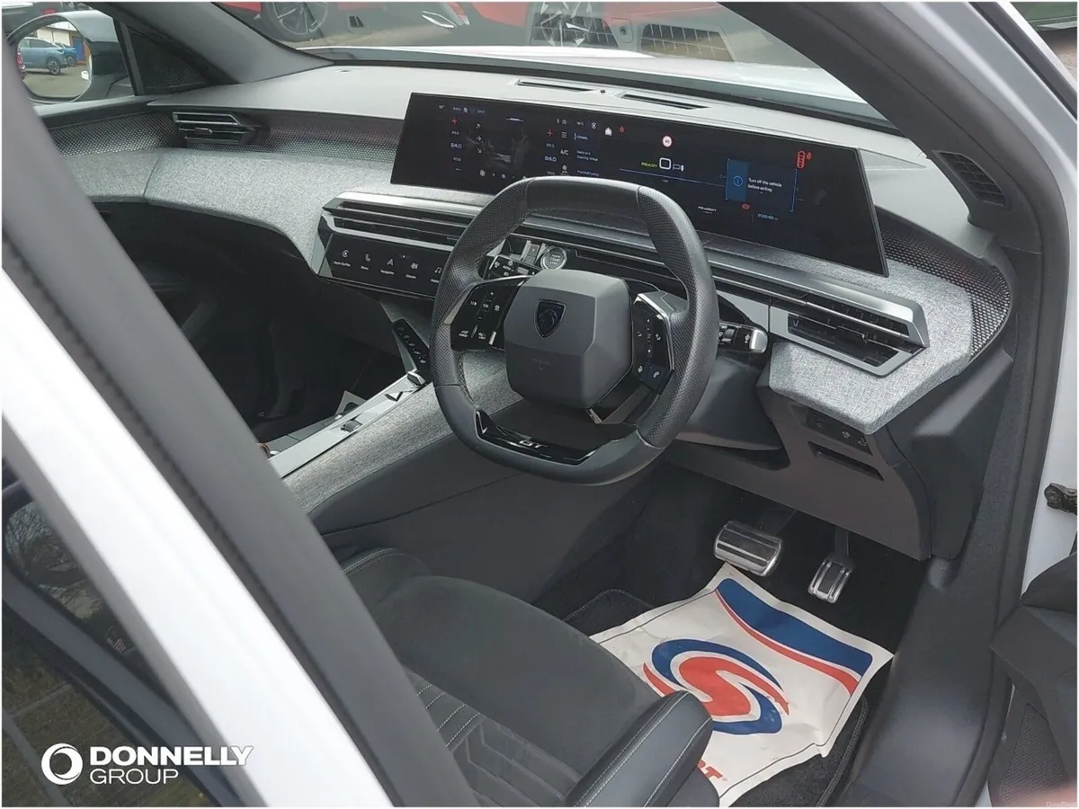 Peugeot 3008 E- Electric Estate GT - Image 4