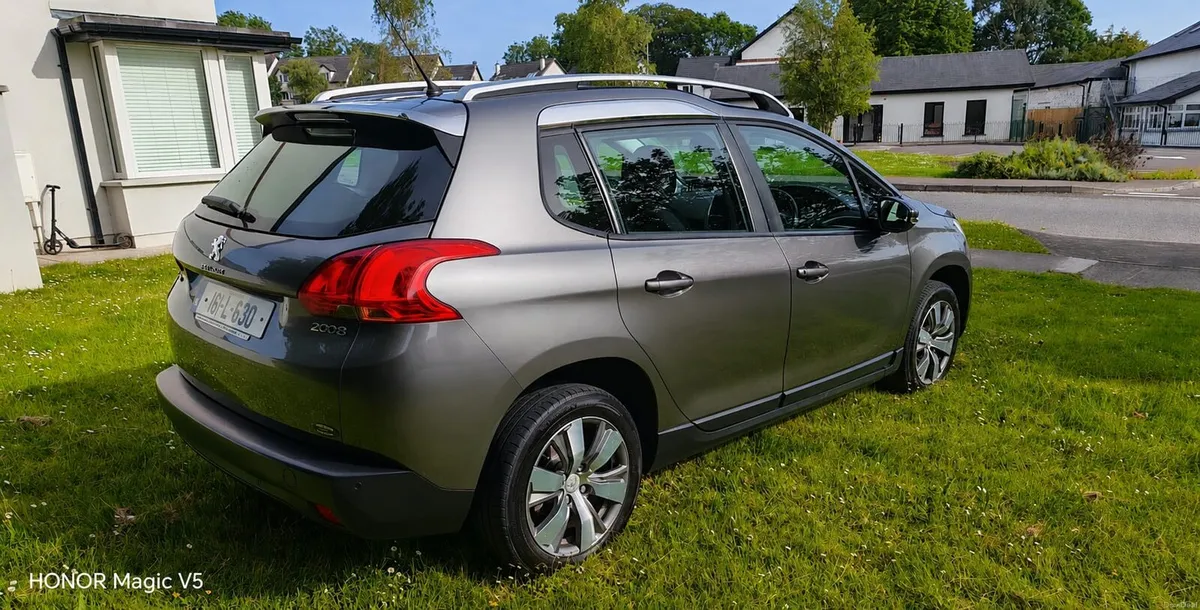 Peugeot 2008 - Image 5