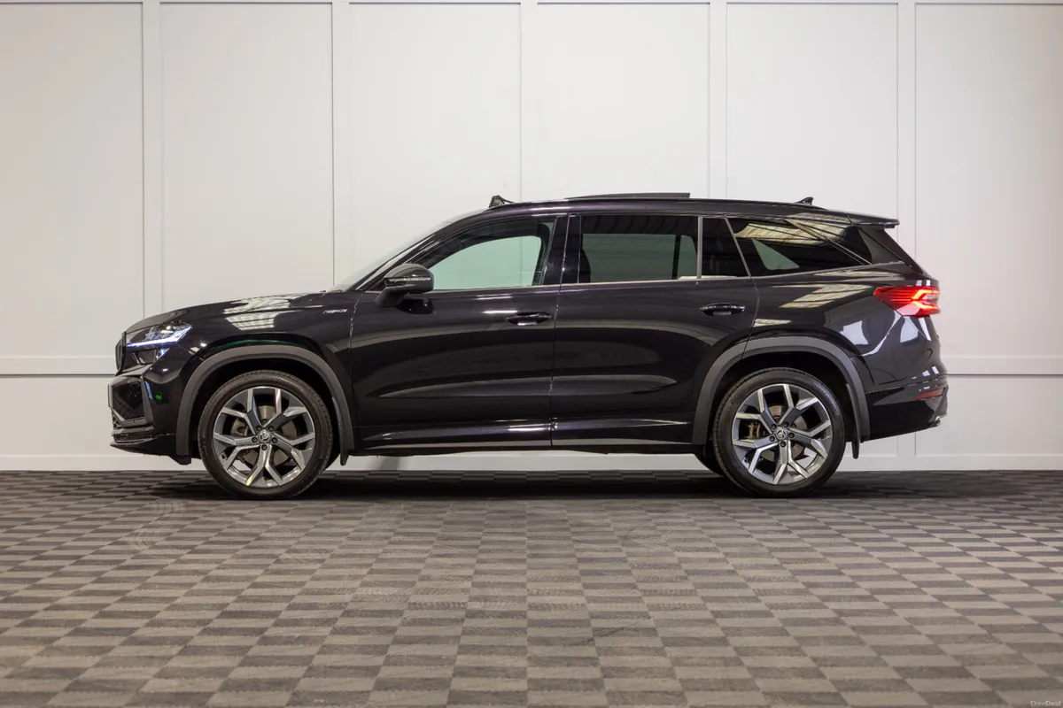 2025 Skoda Kodiaq Sportline - Image 3